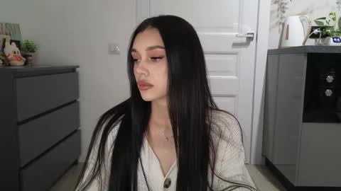 Snapshot of 9west chatting on 05-10-26, 11:37 KARINA online show from 05-10-26, 11:37