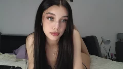 Snapshot of 9west chatting on 05-15-26, 04:25 KARINA online show from 05-15-26, 04:25