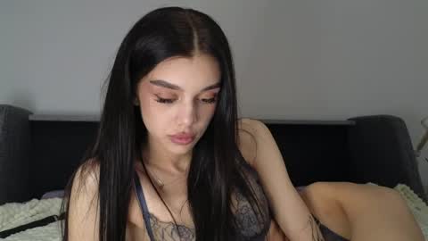 Snapshot of 9west chatting on 05-29-26, 02:04 KARINA online show from 05-29-26, 02:04