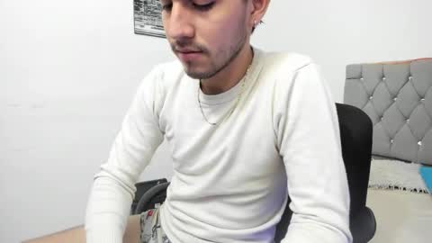 Snapshot of _1dereck chatting on 02-01-26, 02:04 DERECK online show from 02-01-26, 02:04