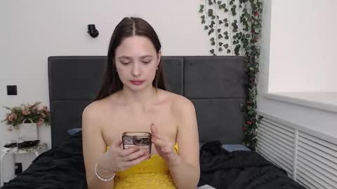 Snapshot of _52_ chatting on 09-11-25, 06:19 EMILY AND MARCUS online show from 09-11-25, 06:19