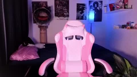 Snapshot of _abigaill_1 chatting on 06-28-26, 05:35 abigaill online show from 06-28-26, 05:35