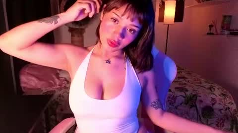 Snapshot of _abigaill_1 chatting on 07-18-26, 04:05 abigaill online show from 07-18-26, 04:05