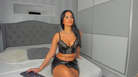 Snapshot of _adelle chatting on 12-04-24, 01:42 Adelle online show from 12-04-24, 01:42