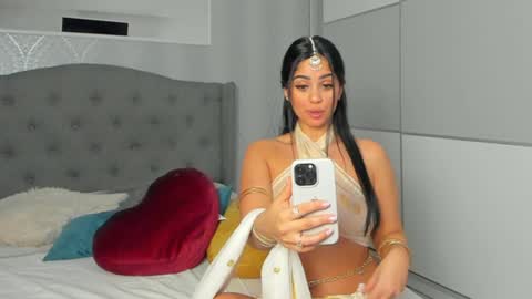 Snapshot of _adelle chatting on 01-18-25, 05:37 Adelle online show from 01-18-25, 05:37