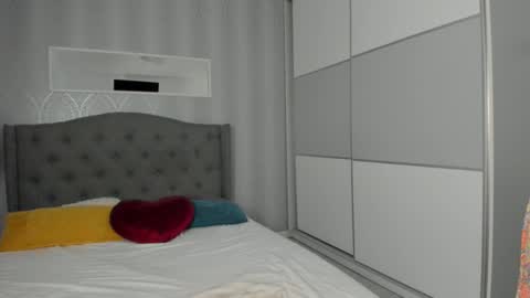 Snapshot of _adelle chatting on 09-25-25, 12:09 Adelle online show from 09-25-25, 12:09