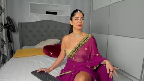 Snapshot of _adelle chatting on 10-04-25, 11:30 Adelle online show from 10-04-25, 11:30