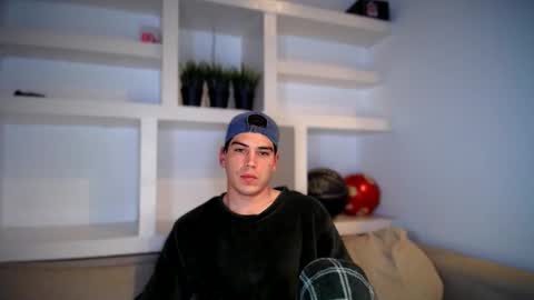 Snapshot of _aesthetic chatting on 11-18-25, 07:18 _aesthetic online show from 11-18-25, 07:18