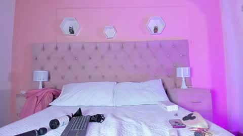 Agatha online show from 01-05-25, 02:38