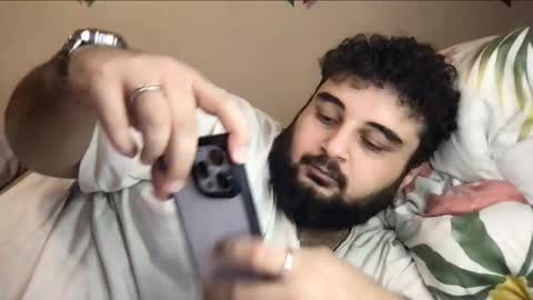 Alan online show from 10-27-25, 01:04