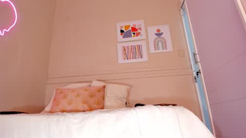 Snapshot of _aleja_x chatting on 09-18-25, 12:07 _aleja_x online show from 09-18-25, 12:07