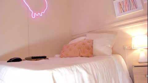 _aleja_x online show from 09-25-25, 12:53