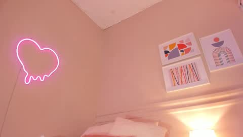 Snapshot of _aleja_x chatting on 10-09-25, 11:41 _aleja_x online show from 10-09-25, 11:41