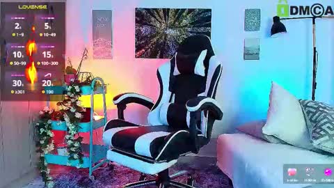 Snapshot of _alex_carter chatting on 10-31-25, 10:05 alex carter online show from 10-31-25, 10:05