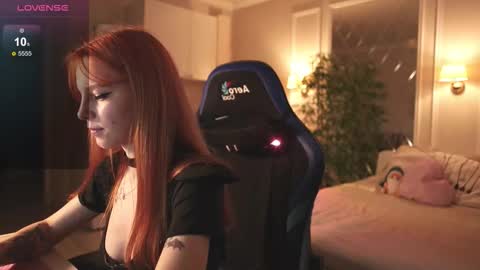 _alice_meyss_ online show from 11-20-25, 09:31