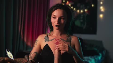 Snapshot of _alicemorrison_ chatting on 12-20-24, 04:04 Alice Morrison Mistress Datura online show from 12-20-24, 04:04