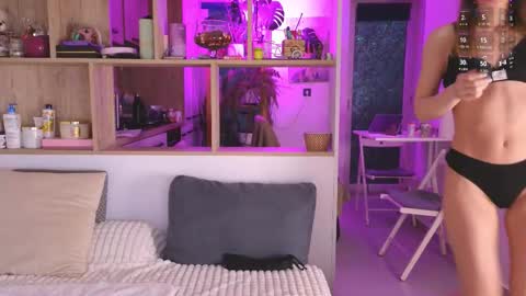 Mia online show from 02-13-26, 04:03