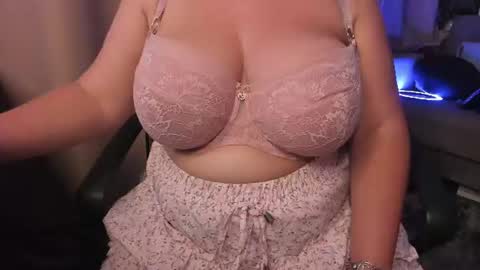 Snapshot of _alyssia_ chatting on 07-07-26, 07:29 lisa online show from 07-07-26, 07:29