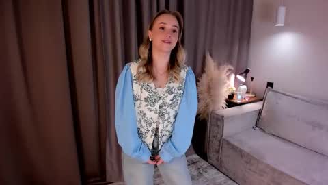 Amily online show from 03-17-26, 12:41