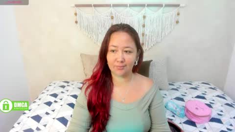 Snapshot of _anavictoria_ chatting on 09-13-25, 12:05 Ana Victoria online show from 09-13-25, 12:05