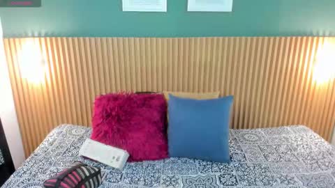 Snapshot of _anavictoria_ chatting on 10-14-25, 11:55 Ana Victoria online show from 10-14-25, 11:55