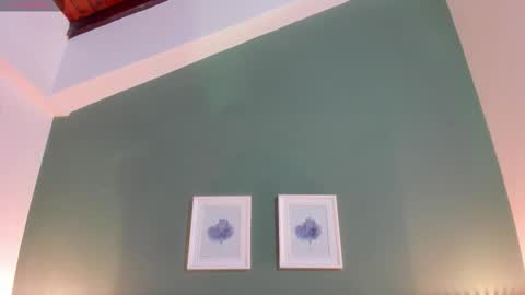 Snapshot of _anavictoria_ chatting on 10-21-25, 12:39 Ana Victoria online show from 10-21-25, 12:39