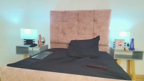 Snapshot of _andrewfalcon2 chatting on 01-14-25, 06:17 _andrewfalcon2 online show from 01-14-25, 06:17