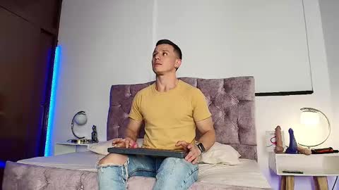 Snapshot of _andrewfalcon2 chatting on 01-17-25, 06:12 _andrewfalcon2 online show from 01-17-25, 06:12