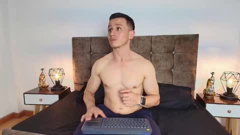 Snapshot of _andrewfalcon2 chatting on 01-18-25, 06:10 _andrewfalcon2 online show from 01-18-25, 06:10