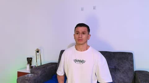 Snapshot of _andrewfalcon2 chatting on 09-25-25, 12:20 _andrewfalcon2 online show from 09-25-25, 12:20