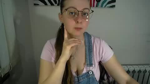 Snapshot of _annabelle_lee chatting on 05-26-26, 06:31 Anna online show from 05-26-26, 06:31