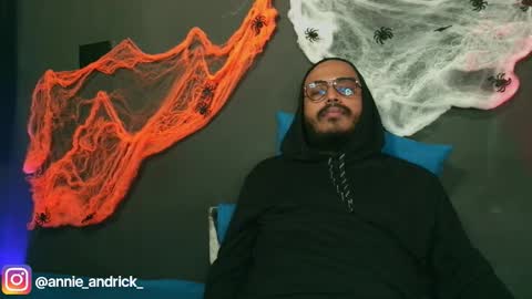 Annie Andrick online show from 10-23-25, 02:05