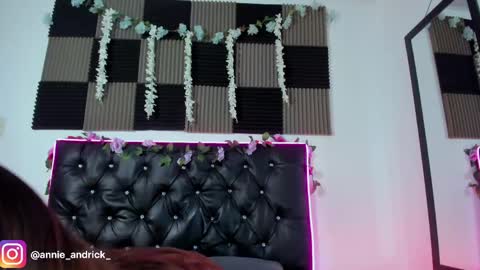 Annie Andrick online show from 04-15-26, 11:17