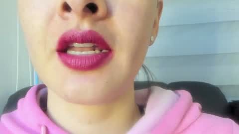 Snapshot of _antomouth_paradise chatting on 07-04-26, 10:54 antonia online show from 07-04-26, 10:54