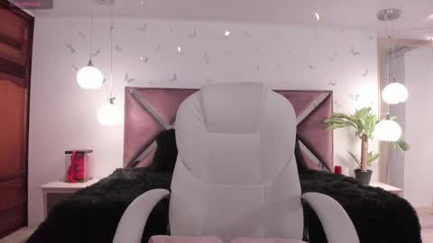 antonnela online show from 11-21-25, 02:16