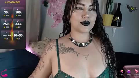 Snapshot of _any_ducan_ chatting on 10-19-25, 02:34 Angie online show from 10-19-25, 02:34