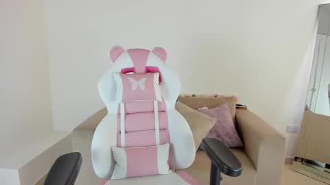    online show from 02-17-25, 04:04