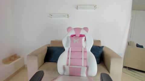    online show from 10-03-25, 12:13