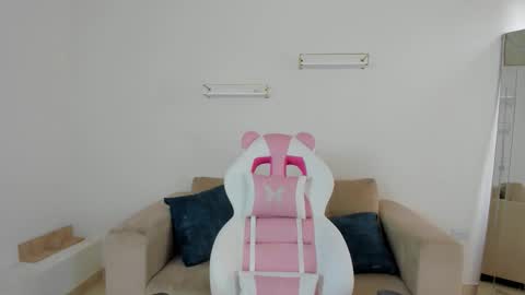    online show from 11-06-25, 12:17