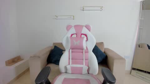    online show from 11-12-25, 12:27