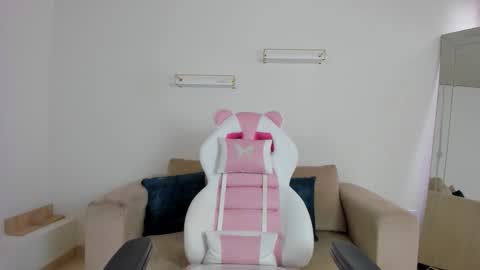    online show from 11-26-25, 12:17