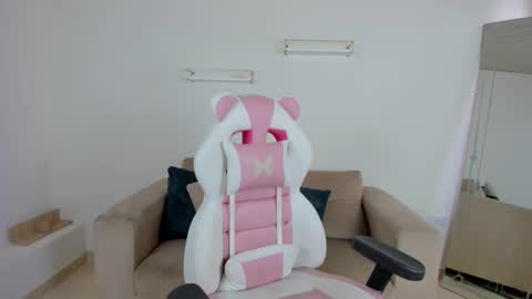    online show from 12-04-25, 12:58