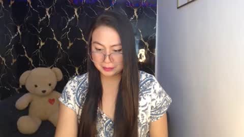 Snapshot of _arah chatting on 10-24-25, 10:55 arah online show from 10-24-25, 10:55