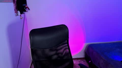 Snapshot of _ariiaa_ chatting on 12-16-25, 02:49 Aria online show from 12-16-25, 02:49