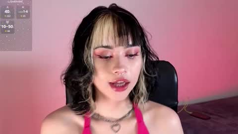 Snapshot of _ariiaa_ chatting on 12-23-25, 01:58 Aria online show from 12-23-25, 01:58