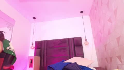 Snapshot of _arle_ chatting on 02-20-25, 11:53 Arlet online show from 02-20-25, 11:53