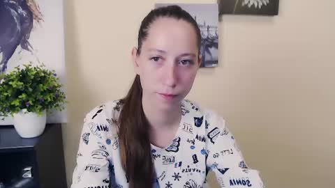 Snapshot of _astraia_ chatting on 06-09-26, 07:20 _astraia_ online show from 06-09-26, 07:20
