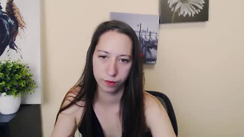 Snapshot of _astraia_ chatting on 06-15-26, 09:22 _astraia_ online show from 06-15-26, 09:22