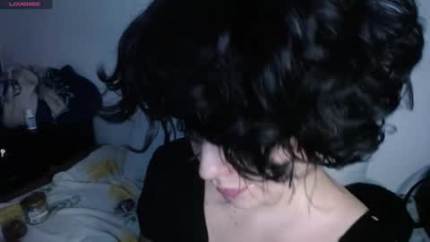 Snapshot of _atenea_golden chatting on 12-20-24, 11:58 atenea online show from 12-20-24, 11:58