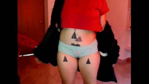 Snapshot of _atenea_golden chatting on 10-29-25, 02:19 atenea online show from 10-29-25, 02:19